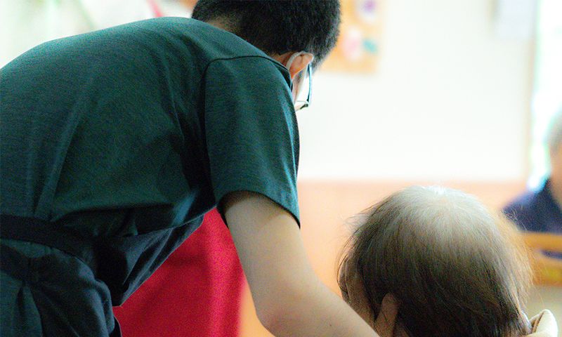 働きながら資格を取るって実際大変？介護福祉士にインタビュー！